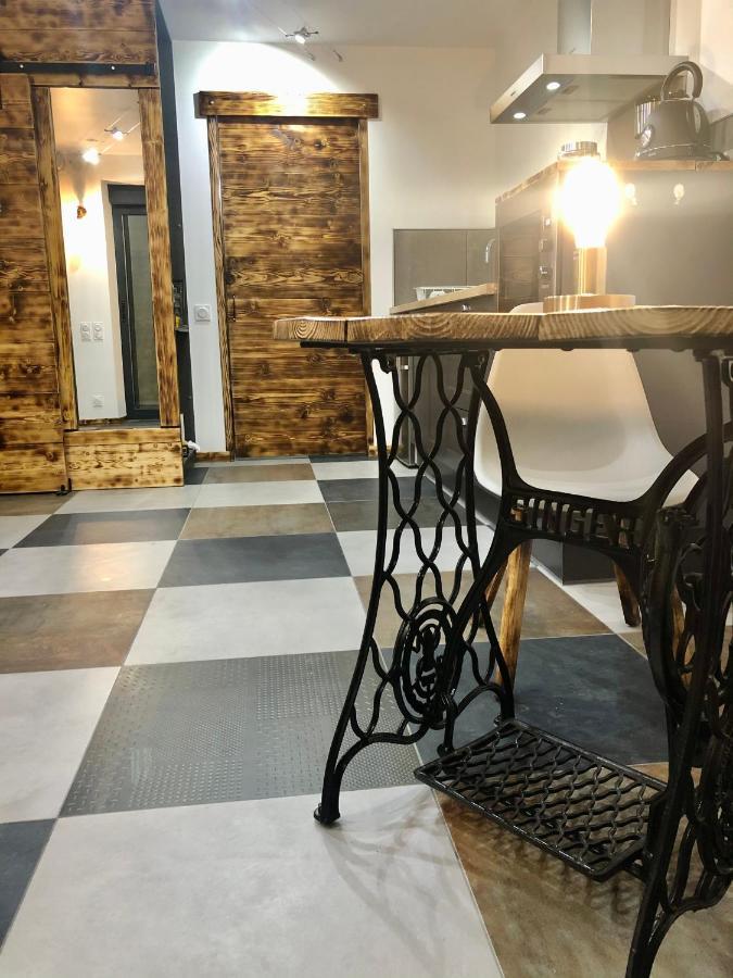 Studio Cocooning Spa, Lit Xxl, Cour Exterieure Le Puy-en-Velay Bagian luar foto
